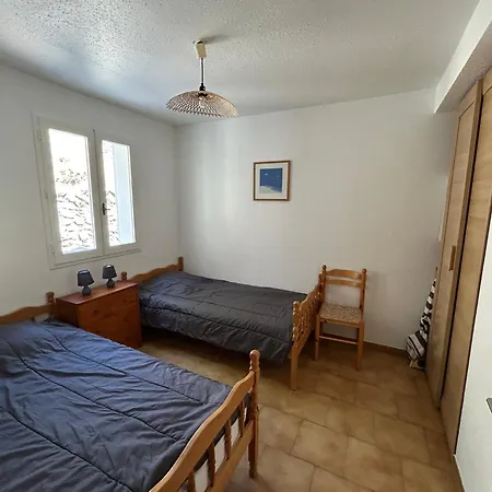 Petit Paradis Pres Ile Rousse Les Cortalines Lama