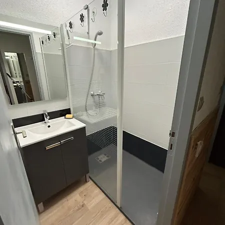 Petit Paradis Pres Ile Rousse Les Cortalines Lama