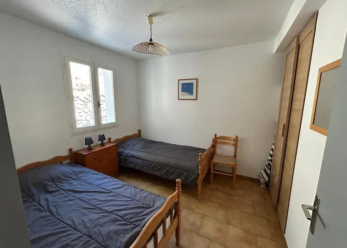 Petit Paradis Pres Ile Rousse Les Cortalines Lama