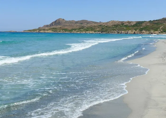 Petit Paradis Pres Ile Rousse Les Cortalines Daire Lama